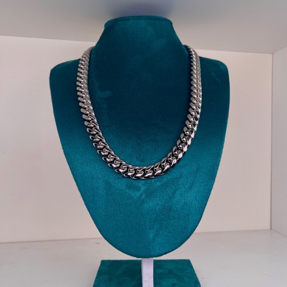 12mm Cuban Chain For Men - Picture 6 of 7